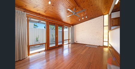 SPACIOUS FAMILY HOME IN A CONVENIENT LOCATION - Photo 3