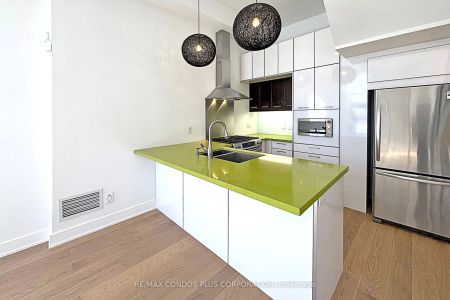 483 Dupont Street #113 - Photo 5