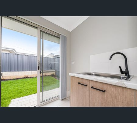 37 Cussington Wy, Ellenbrook, WA 6069 - Photo 4
