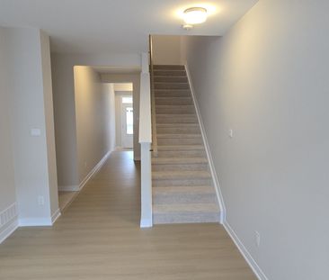 For Lease - 512 Promontory Place, Barrhaven, Ontario - Photo 4