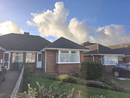 3 bedroom semi-detached bungalow to rent - Photo 3