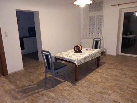 freundliche 3-Zimmer Wohnung mit möblierter Küche und Terrasse - Photo 3