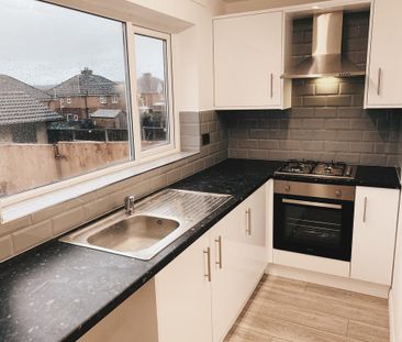 3 bedroom semi-detached house to rent - Photo 6