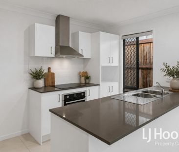 Great Location - Walk to South Rock State School - 5 Bedrooms OR 4 ... - Photo 5