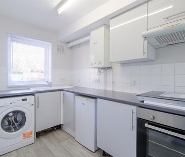 A 2 Bedroom Flat in Central Cheltenham GL53 7RB - Photo 4