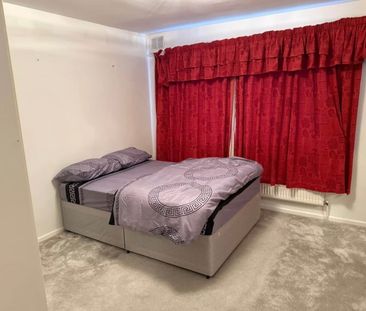 Room in a Shared House, Wheaton Vale, B20 - Photo 4