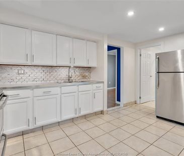 5+ bd House for Rent in Windsor, ON - Photo 1