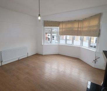 Kings Chase, Brentwood, Property for rent - Photo 2