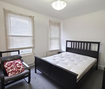 2 bedroom end of terrace house to rent - Photo 1