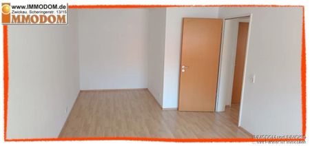 Schöne große 2-Zimmer-Dachwohnung mit Personenaufzug erreichbar und im Herzen Zwickau's gelegen! - Photo 2