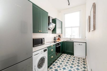 A smart two bedroom, two bathroom flat of just over 760 sq. ft situated on the second floor (with lift), located on the west side of Lexham Gardens that is separated by Marloes Road. Tenancy Length: Minimum 12 months EPC Rating C | Council Tax Band F - Photo 5