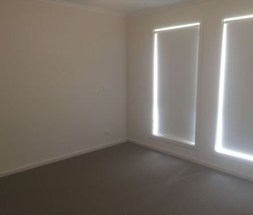 Modern 3 Bedroom Property in Paralowie - Photo 5