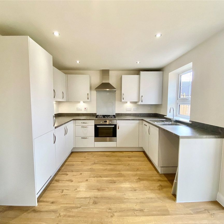 Honeycomb Vale, Chard, TA20 - Photo 1