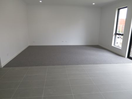 5B McMillan Street, Clayton VIC 3168 - Townhouse For Rent | Domain - Photo 5