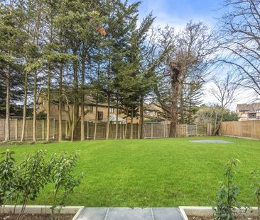 Bergamot House, 52 Rowantree Road - Photo 3
