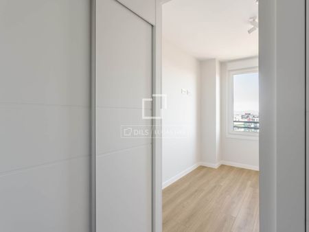 Excellent 3 Bedroom apartment with 10m² terrace for rent in Sanchinarro, Madrid - Foto 3