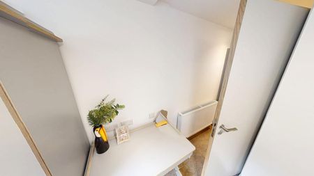 3 bedroom apartment to rent - Photo 4