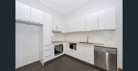 Stylish apartment with views and lifestyle appeal - Photo 5