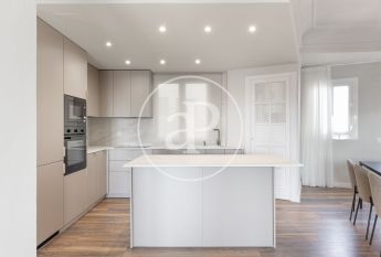 Penthouse for rent with Terrace in San Francesc (Valencia)