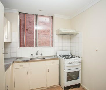 Spacious Subiaco Apartment - Photo 3