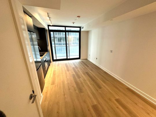 For Lease - 1 Jarvis Street Unit# 819, Hamilton, Ontario - Photo 1