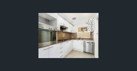 Bright and Spacious 2-Bedroom Apartment - Photo 3