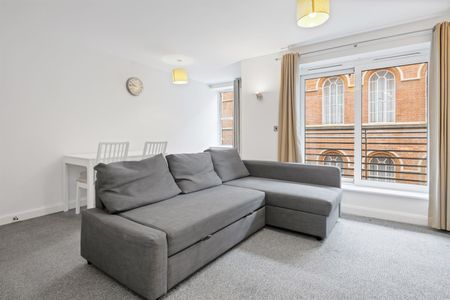 Weekday Cross, Pilcher Gate, Nottingham - Photo 2