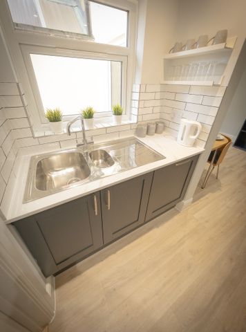 4x Double Rooms, near RHS and City Centre. Room 1 - Photo 3