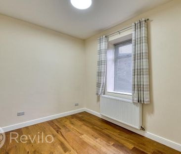 2 bedroom semi-detached bungalow to rent - Photo 2