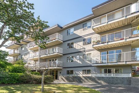 Rockmeare Manor Apartments - Photo 2