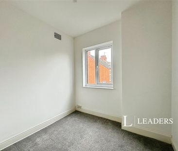 3 bedroom house to rent Stoughton Road, Oadby, Leicester, LE2 - Photo 4