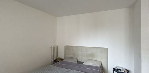 Large 1.5 room apartment in quiet area near the city center - Photo 2