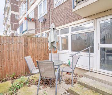 Howcroft House – Room 3 - Photo 6