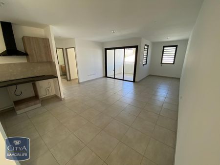 Location Appartement 3 pièces 62m² ST PIERRE 97410 - Photo 2