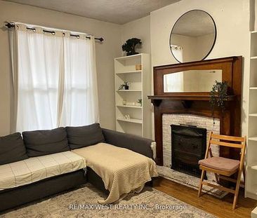 CUTE AND CHARMING 1 BED MAIN FLR WATER AND HEAT UTILITY INCLD - Photo 1