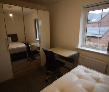 2 bedroom flat to rent - Photo 4