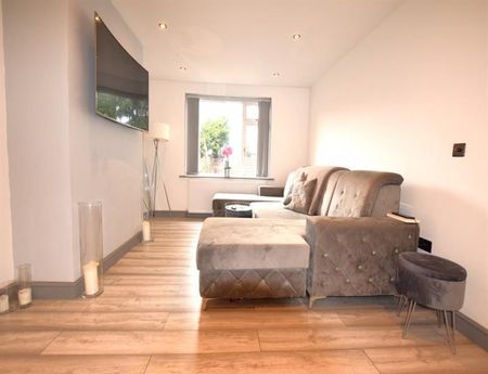 3 Bedroom Semi Detached To Let - Photo 3