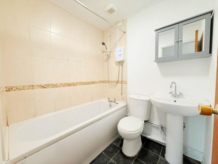 2 Bed Flat, The Mount, M7 - Photo 2
