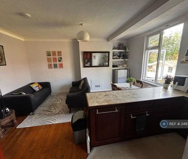 1 bedroom in a house share to rent - Photo 1