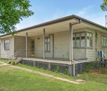 Charming 3-Bedroom Cottage on a Corner Block in Booval - Photo 4