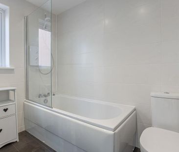 3 bedroom detached house to rent - Photo 6