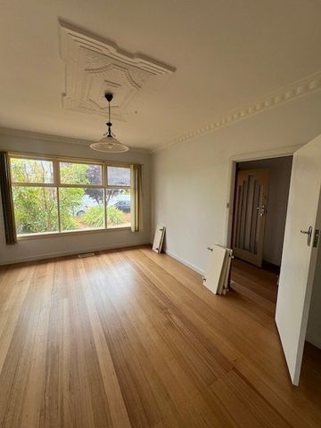 Neat Family Home! - Photo 2