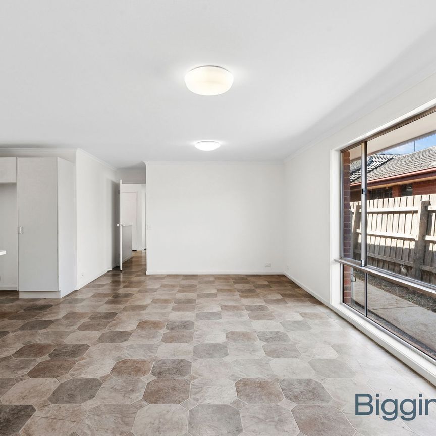 Perfect Family Home! open cancelled! - Photo 1
