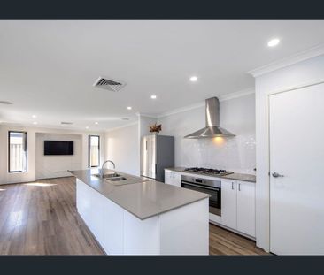 Welcome to your Modern, Spacious Home! - Photo 5