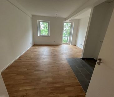 Erstbezug nach Sanierung - Schicke 2- Zimmerwohnung mit Balkon zu v... - Photo 2