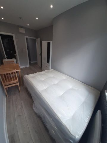 Studio Flat, North Finchley, N3 - Photo 2