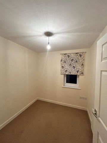 Fountain Park, Ollerton, NG22 - Photo 3