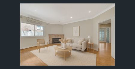 Stylish Single-Level Home in an Unbeatable Location - 3 Mins walk to Station! - Photo 3