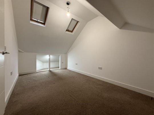 Whitchurch Road, Cardiff - Photo 1
