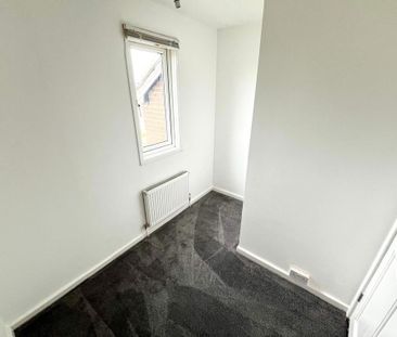 4 bedroom terraced house to rent - Photo 4